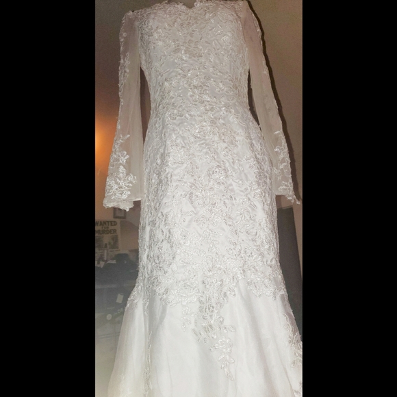 NWOT Custom-made, Brand New & Elegant Wedding Dress!!! comes w/ dress bag!!! - Picture 7 of 11